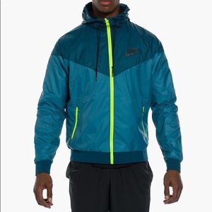 Men’s NIKE Windrunner Jacket with Hood